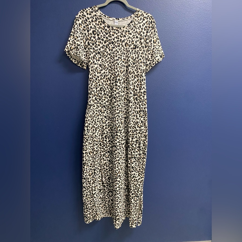 Old Navy Animal Print Midi Dress